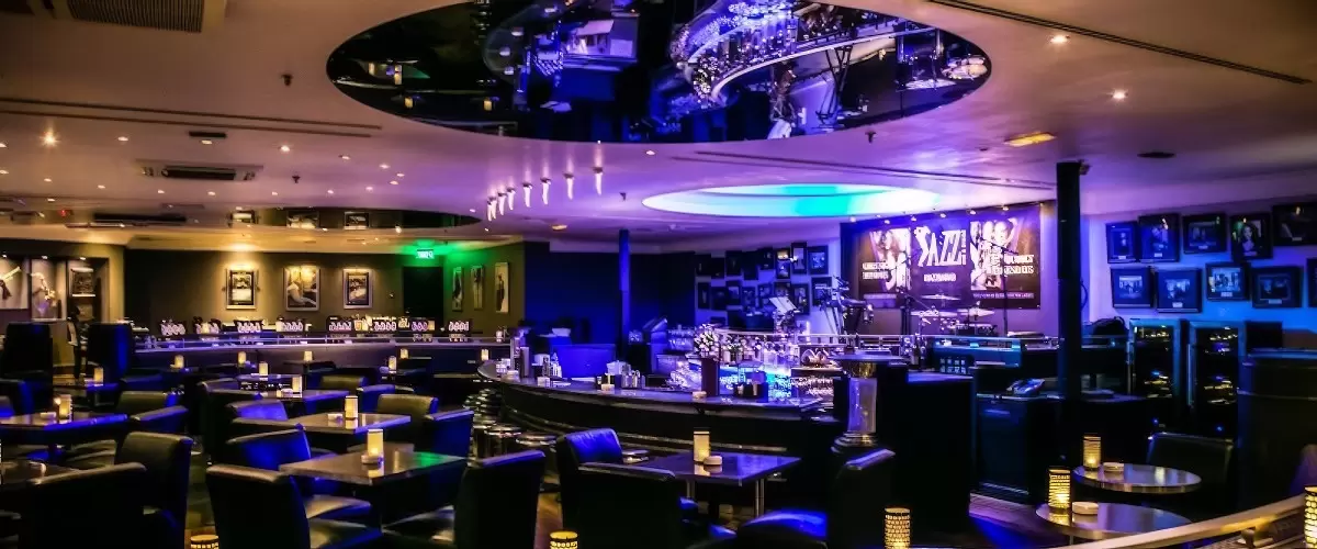 Jazz Bar Radisson Blu, Abu Dhabi