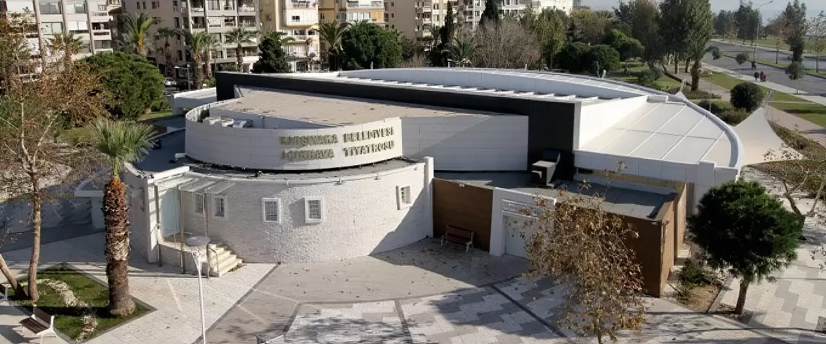 Bostanlı Suat Taşer Theater