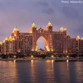 Crescent Rd - The Palm Jumeirah - Dubai - United Arab Emirates
