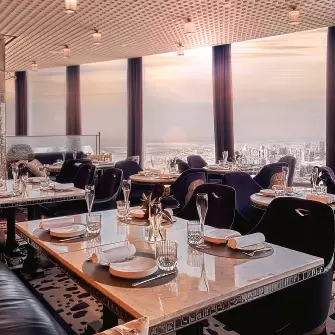Burj Khalifa - 122nd Floor - Downtown Dubai - Dubai - United Arab Emirates