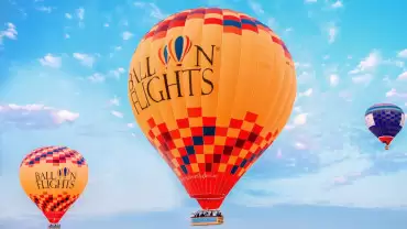 Balloon Flight With Vintage Car Ride