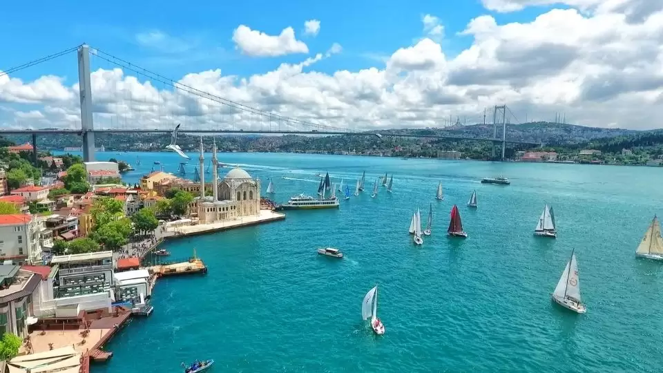 Bosphorus Sightseeing Cruise with Audio App