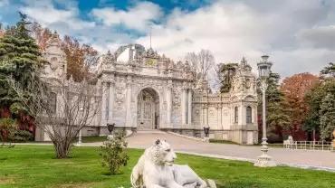 Dolmabahce Palace Skip-the-Line Tickets with Audio Guide