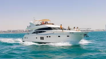 3 Hour Yacht Tour in Dubai Marina with Breakfast or BBQ