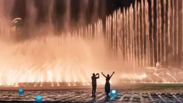 Dubai Fountain Boardwalk