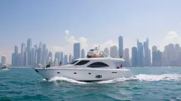 Dubai Marina Three-hour Yacht Tour with Lunch
