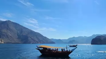 Half Day Dhow Cruise With Refreshment