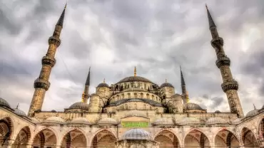 Istanbul: Basilica Cistern, Bosphorus Cruise, Hagia Sophia, Blue Mosque, Grand Bazaar, Guided Tour