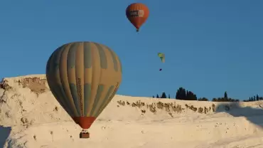 Sunrise Hot Air Balloon in Pamukkale