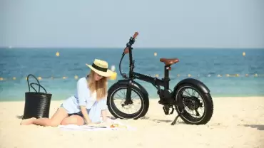 Premium E-Bike Journey - From Dubai’s Urban Skyline to the Beachfront