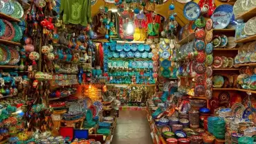 Roman Hippodrome, Blue Mosque, German Fountain & Grand Bazaar: Walking Tour