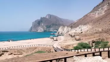 Salalah: Full-Day Beach Escapade Al Mughsail Beach & Fazayah Beach