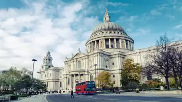 Visit St Paul’s Cathedral & Westminster Walking Tour